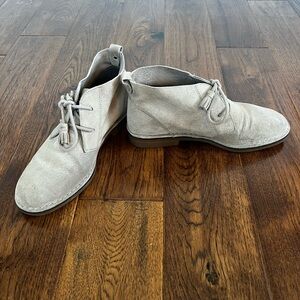 Hush Puppies Women’s Suede Mazin Cayto Chukka Boot, Size 10